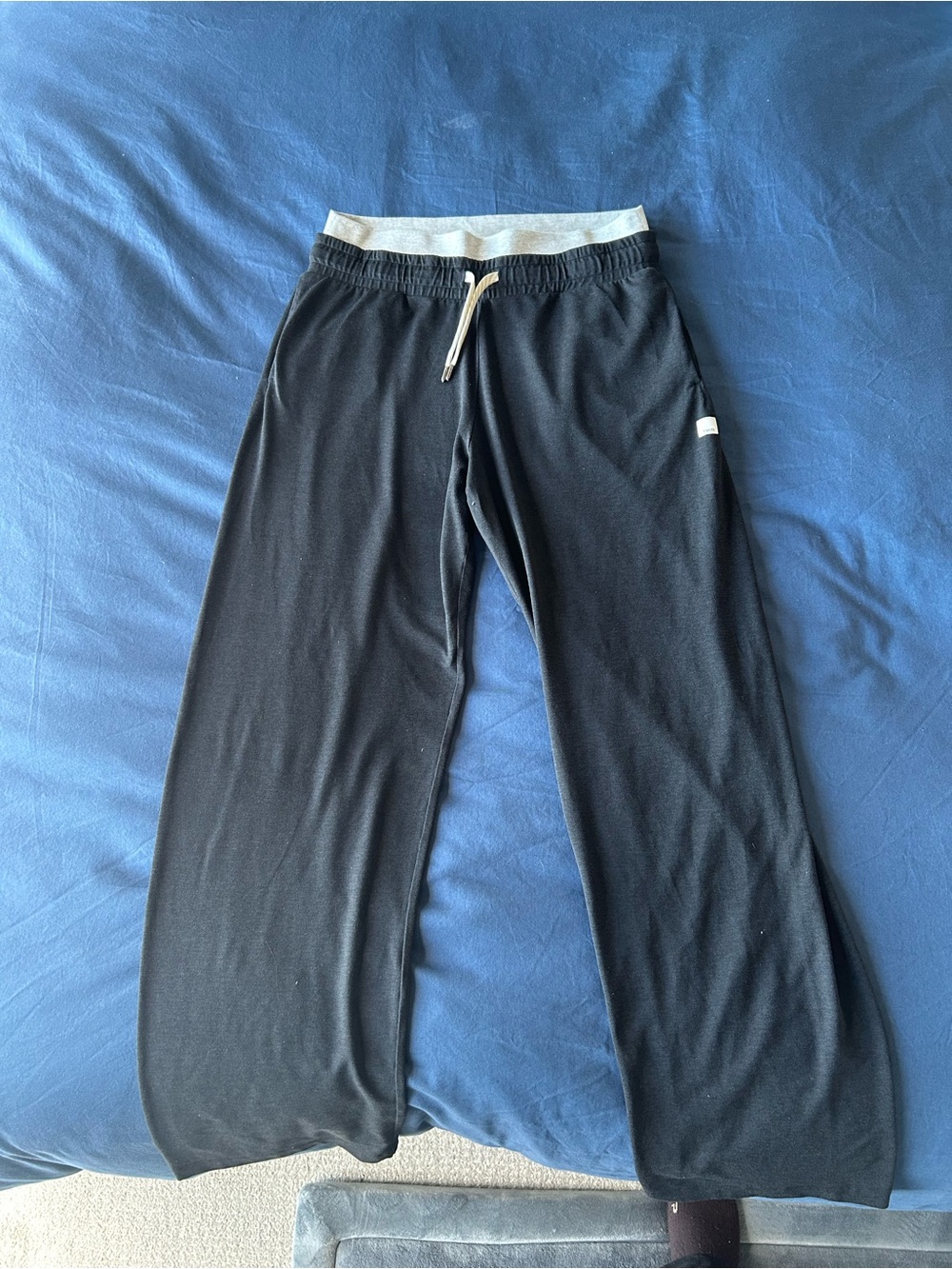 Vuori women’s Halo essential wideleg